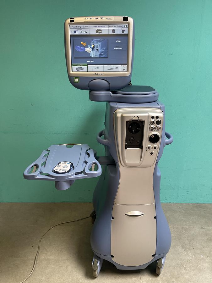 Used Alcon INFINITI® Vision System chirurgisches Gerät