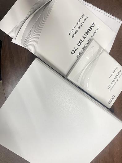 Gebraucht Hitachi ALOKA Arietta V70 Ultraschallgerät mit zwei Sonden und Fußschalter