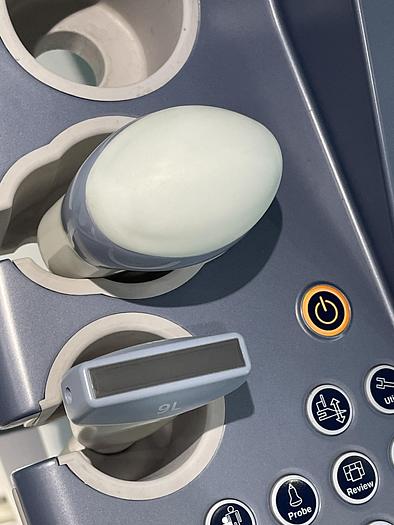 Used GE Voluson E8 Ultraschallgerät mit zwei Sonden und Drucker