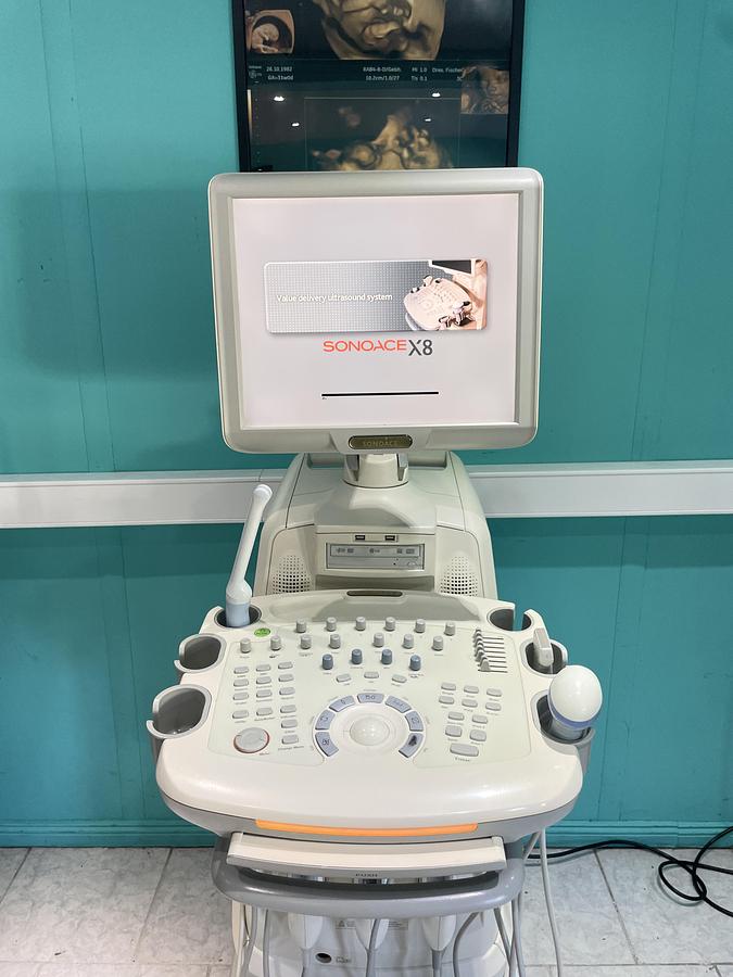 Gebraucht SonoAce X8 Ultraschallgerät mit drei Sonden und Drucker