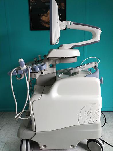Gebraucht GE Vivid 7 Ultraschallgerät Dimension´08 mit 4D echo ,TEE Sonde ,Linear ,Sector
