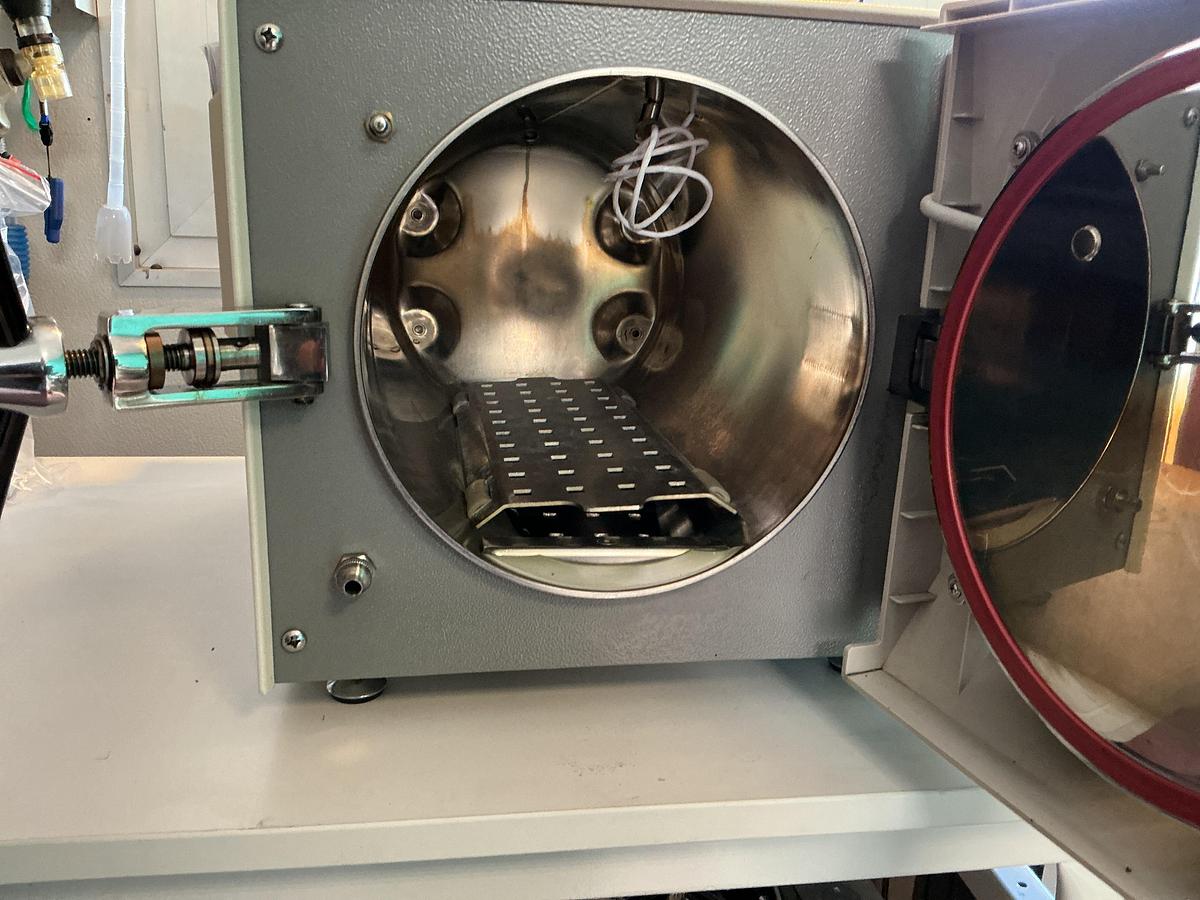 Gebraucht Tuttnauer 2540 Dampfsterilisator