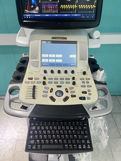 Gebraucht GE Vivid E9 Ultraschallgerät mit Kardiosonde und Drucker