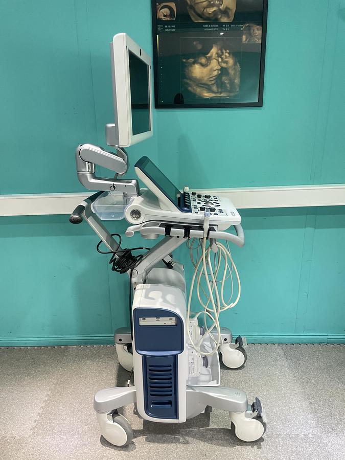 Gebraucht GE Vivid S70 Ultraschallgerät mit zwei Sonden