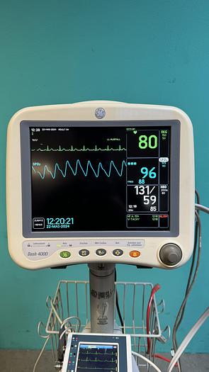 Gebraucht GE Dash 4000 Patientenmonitor auf Trolley 