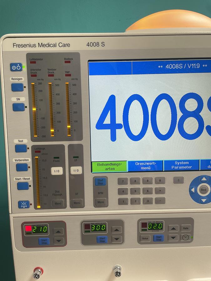 Used Fresenius Medical Care 4008S Dialysegerät