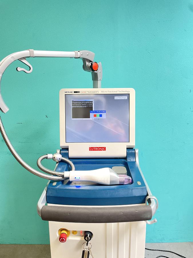 Gebraucht Lutronic Mosaic Class IV Glass Fiber Laser