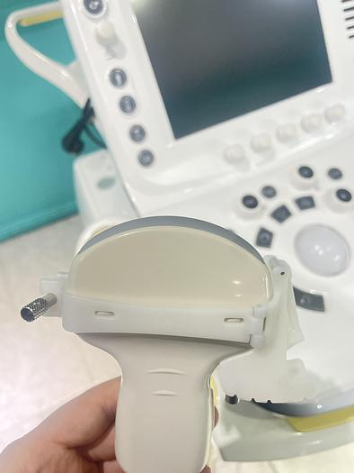 Gebraucht Hitachi ALOKA Arietta V70 Ultraschallgerät mit zwei Sonden und Fußschalter