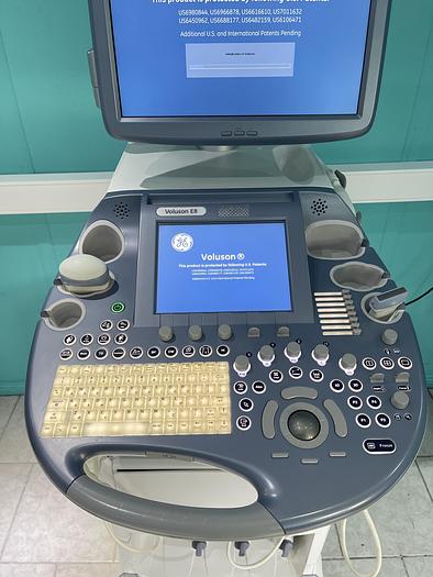Used GE Voluson E8 Ultraschallgerät mit zwei Sonden und Drucker