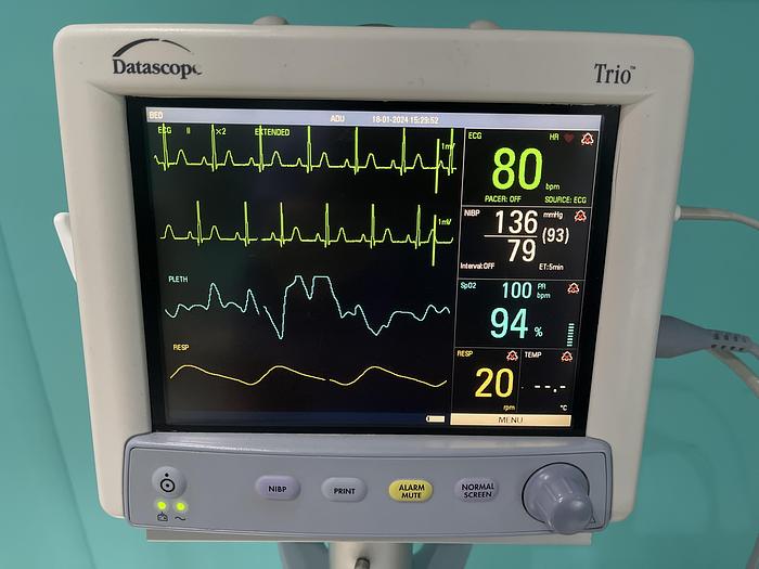 Gebraucht Datascope Trio Patientenmonitor auf Trolley