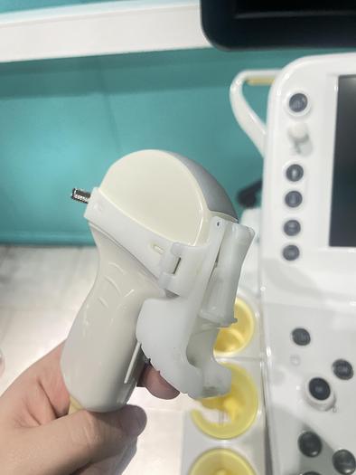 Gebraucht Hitachi ALOKA Arietta V70 Ultraschallgerät mit zwei Sonden und Fußschalter