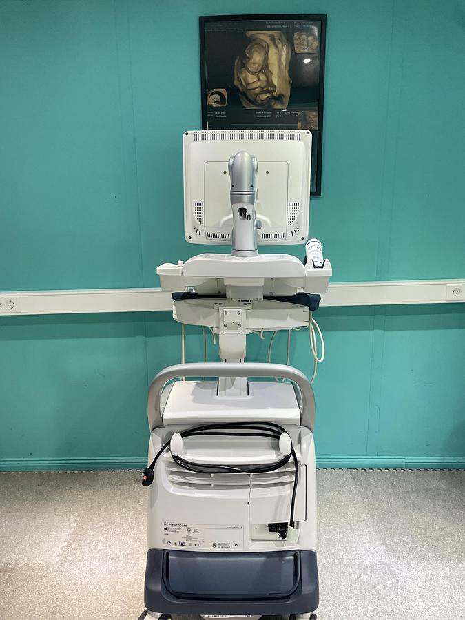 Gebraucht GE LOGIQ E9 Ultraschallgerät mit 2 Sonden und Drucker