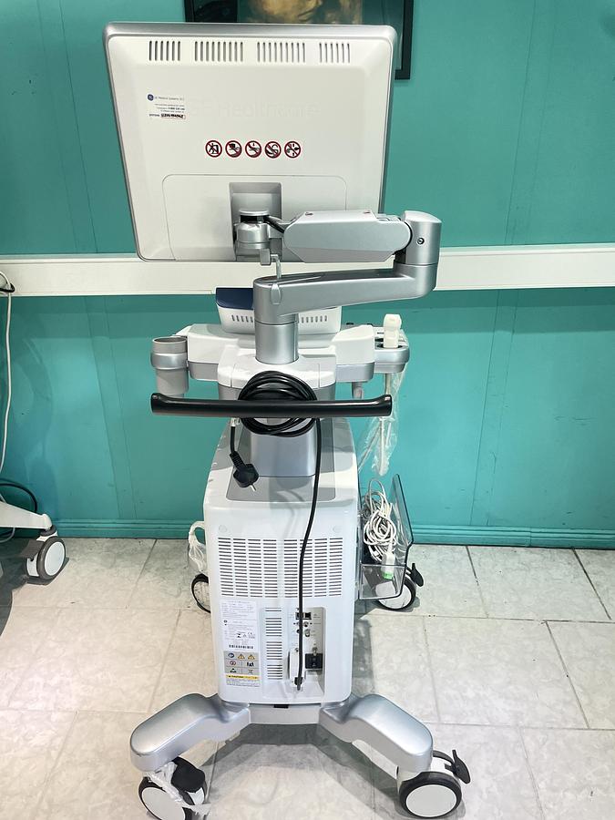 Gebraucht GE Vivid T8 Ultraschallgerät mit 3Sc-RS Kardiosonde