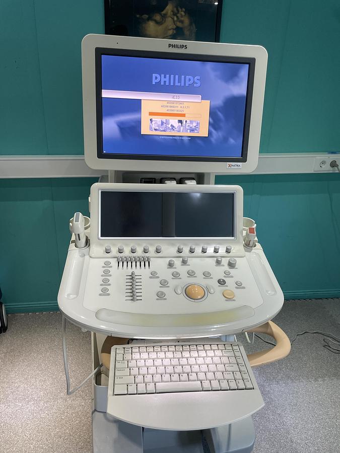 Gebraucht Philips iE33 HW G.1  xMatrix Ultraschallgerät mit S5-1 Kardiosonde und Drucker