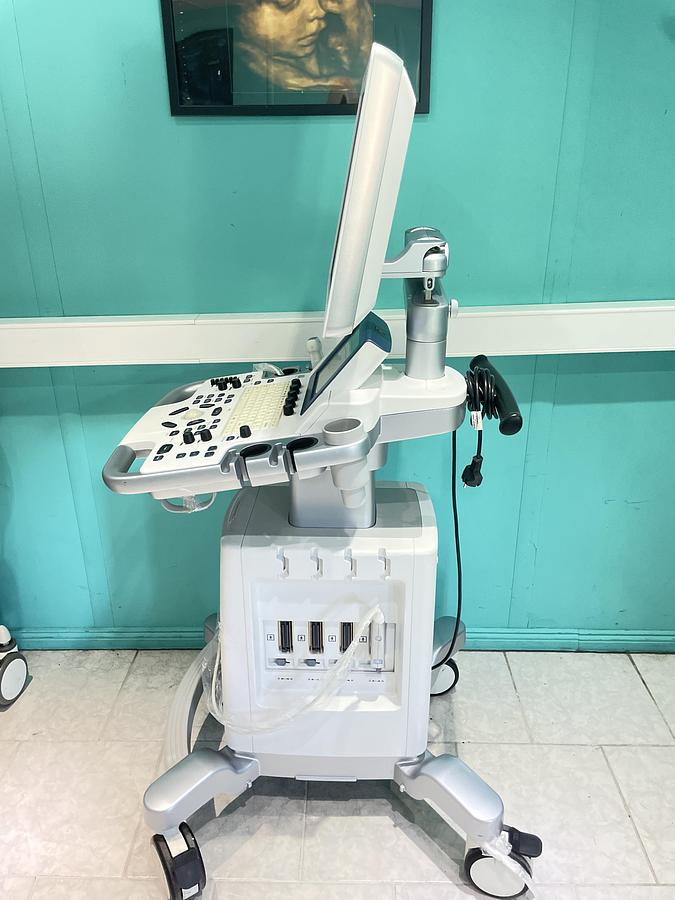 Gebraucht GE Vivid T8 Ultraschallgerät mit 3Sc-RS Kardiosonde