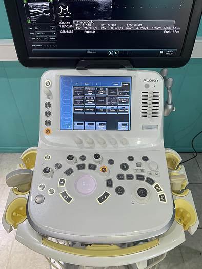 Gebraucht Hitachi ALOKA Arietta V70 Ultraschallgerät mit zwei Sonden und Fußschalter