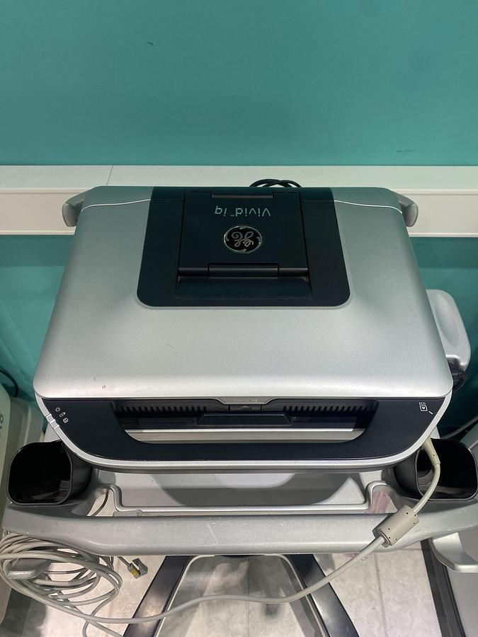 Gebraucht GE Vivid iq Ultraschallgerät mit M5Sc-RS Kardiosonde