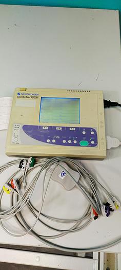 Gebraucht Nihon Kohden Cardiofax GEM EKG Gerät mit EKG Kabel