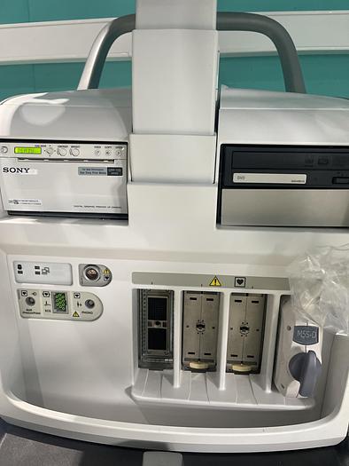 Gebraucht GE Vivid E9 Ultraschallgerät mit Kardiosonde und Drucker