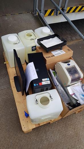 Used Fully automatic dyeing system Ventana Benchmark XT with accessories