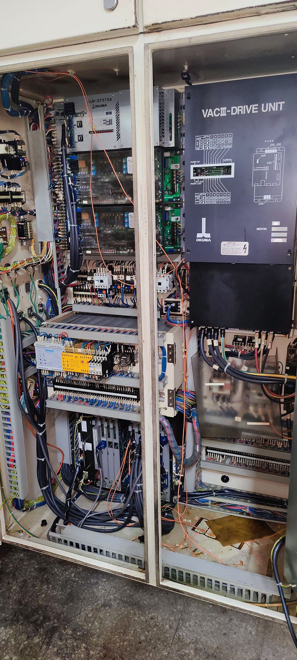 Used Okuma LB 15 - CNC Machining centers - 1999