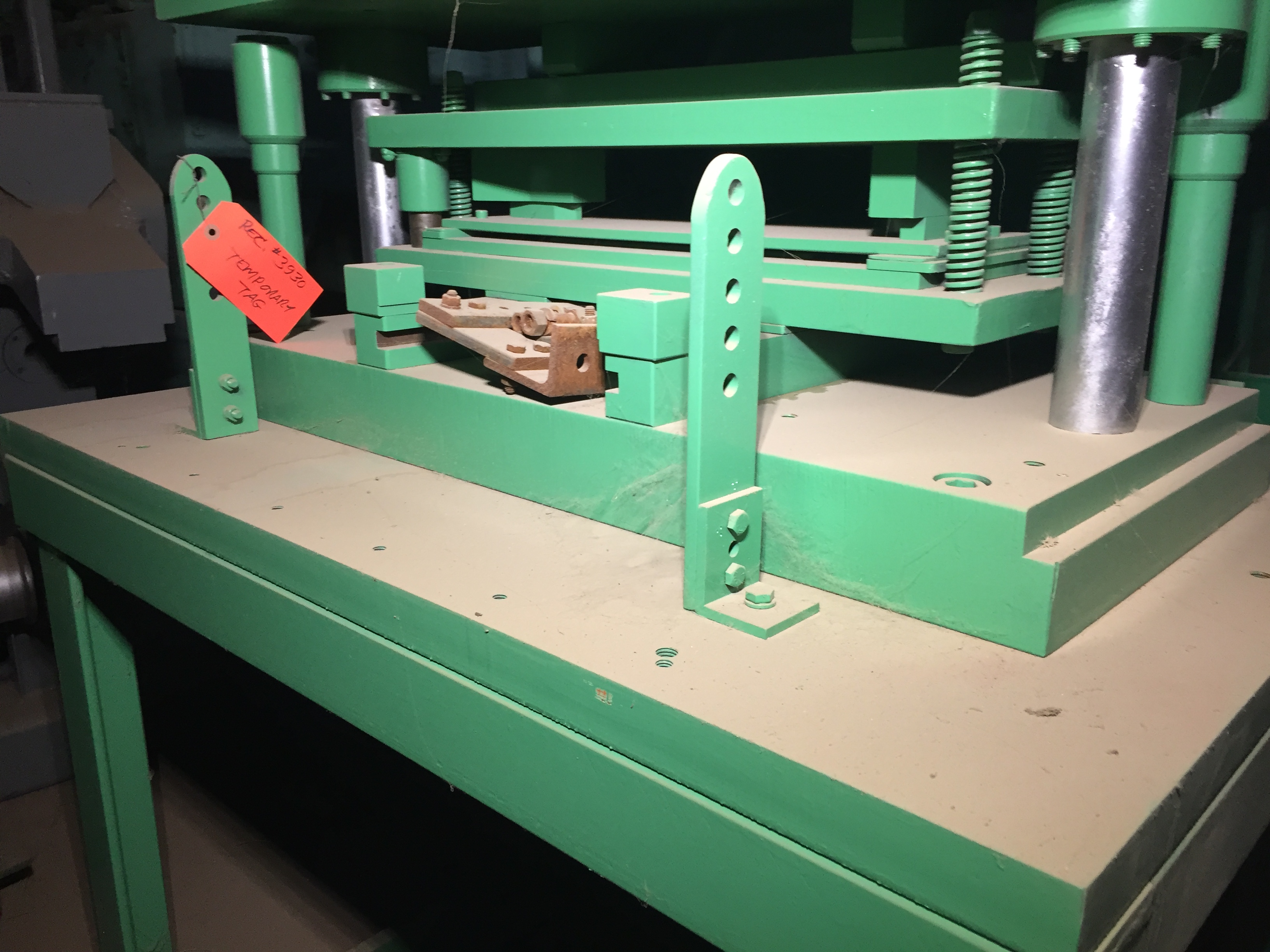 Used Airam 2 Post Cut-Off Press