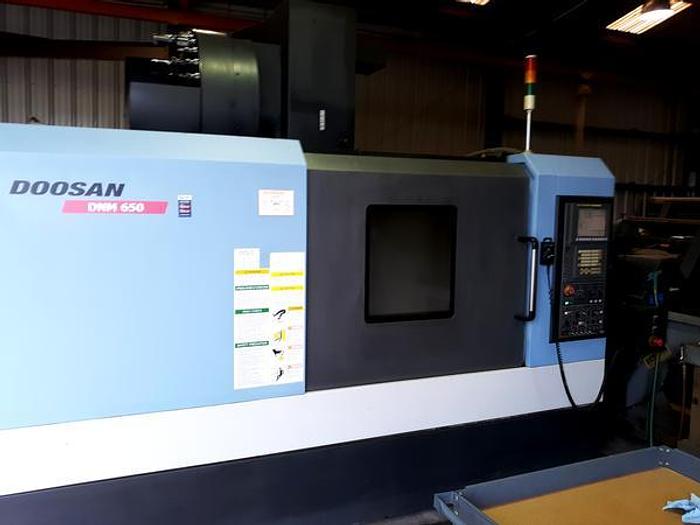 2010 DOOSAN DNM 650 LOW HOURS, 4TH AXIS INCLUDED