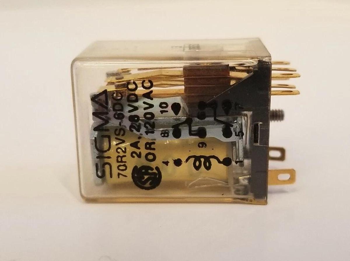 Sigma 70R2VS-6DC Relay, 2A, 28 VDC, Lot of 3
