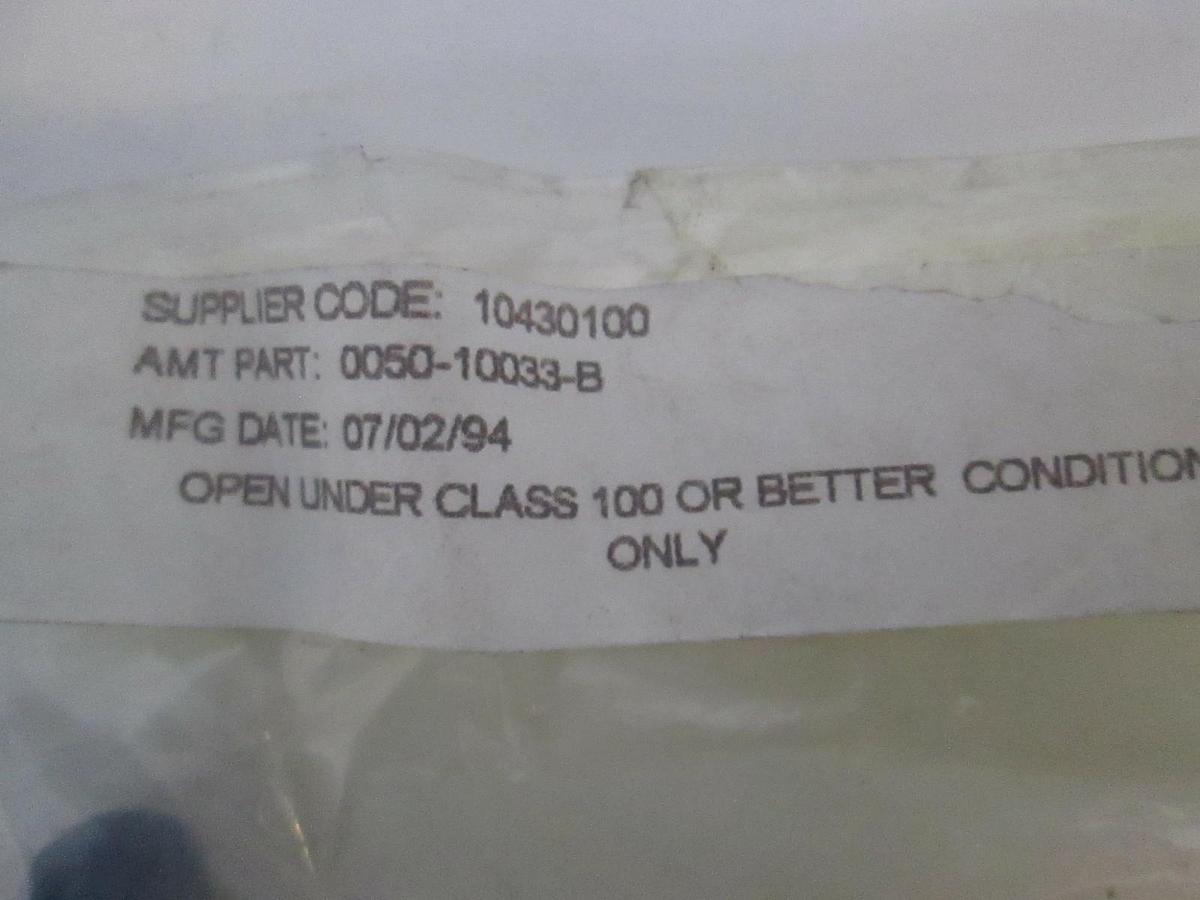 Used AMAT, 0050-10033-B, FTG 90DEG 7/16-20 TO #1/4VCR ASP, New
