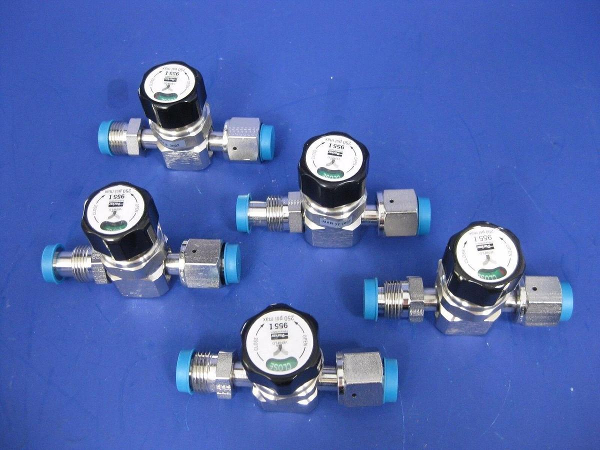 Used Veriflo Parker 955ISFS8FM Valve, 1/2" MVCR x 1/2" FVCR, LOT of 5 Used