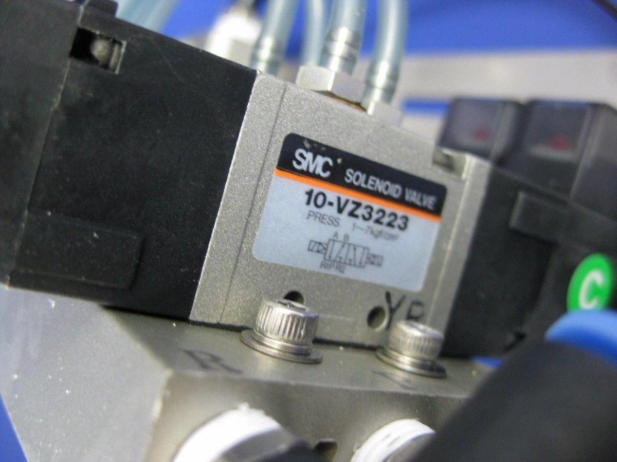 Used SMC 10-VZ3223 Pneumatic Solenoid Valve Manifold Assembly w/ Regulator and Gauge