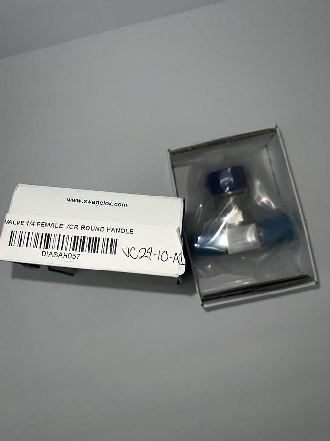 Swagelok 6LVV-DPRFR4-P VIM-VAR Manual Diaphragm Sealed Valve - Blue/Silver