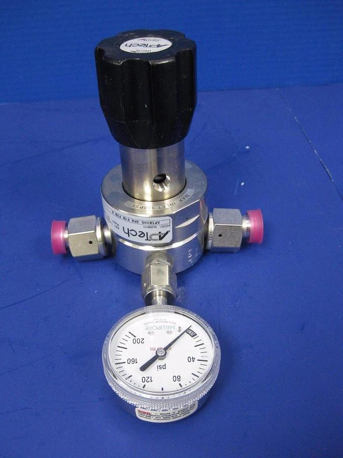 Refurbished Aptech Regulator AP1810S 3PW FV8 FV8 w/ 0-200 psi Gauge, 1/2" FVCR Refrb