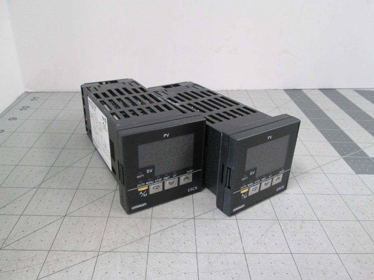 Used OMRON, E5CK-RR1, Digital Temperature Controller 100-240VAC 15VA