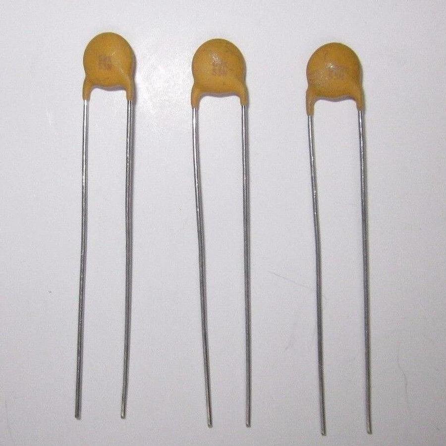 Lot of 84 - Centralab DD-680 Ceramic Capacitors 68pf 1000VDCW-10%