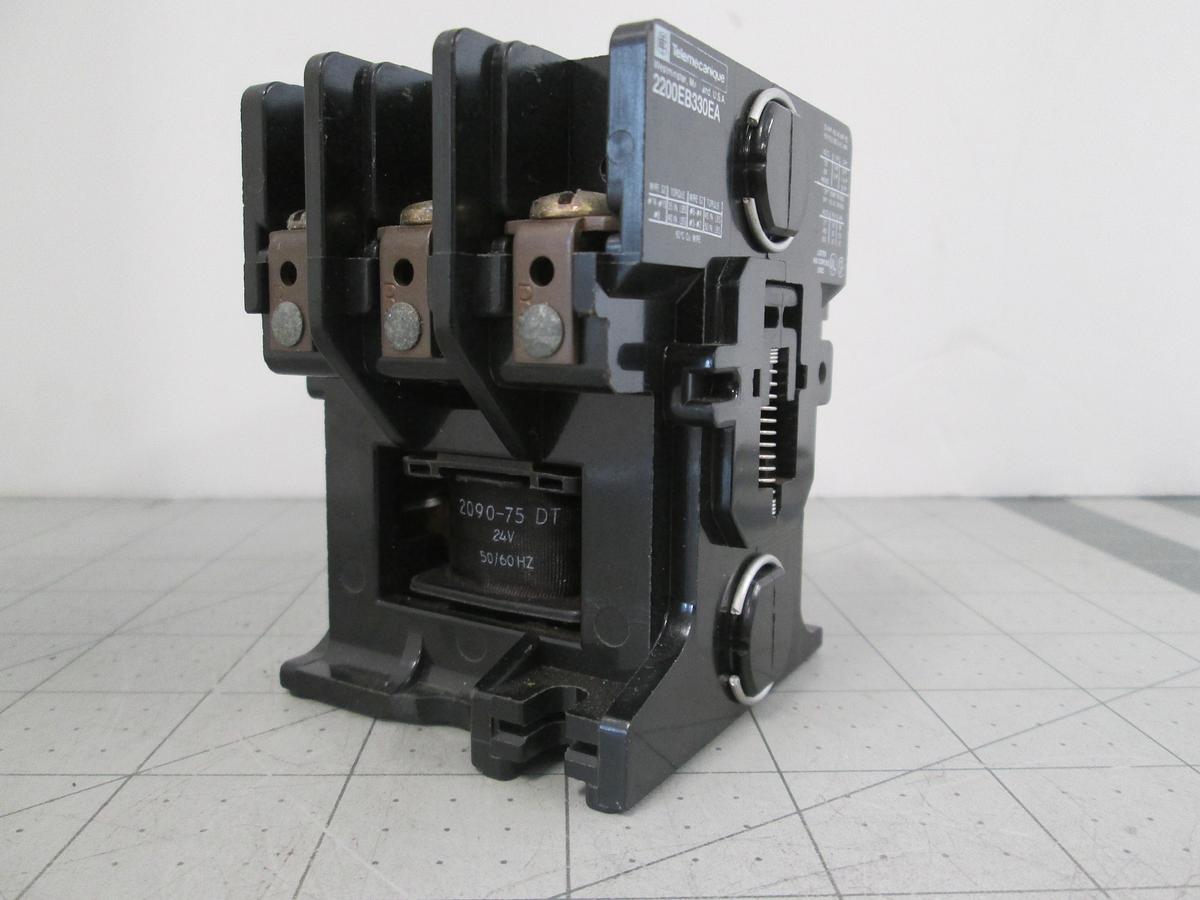 Used Telemecanique, 2200EB330EA, 3 Pole 30A 600VAC, Magnetic Contactor 24VDC