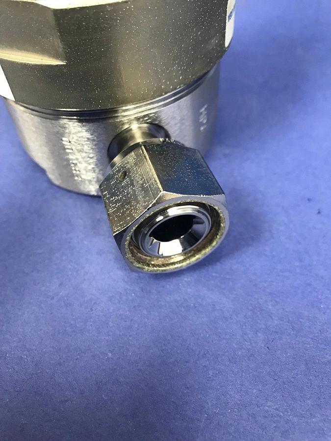 Used Veriflo SQ34050W2PFS8FM UHP Point-Of-Use Regulator, 1/2" FVCR x 1/2" MVCR