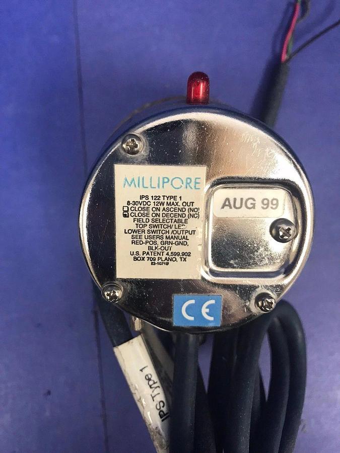 Used Millipore IPS 122 Indicating Pressure Switch, 30-0-300 psi, 1/4" MVCR, Used