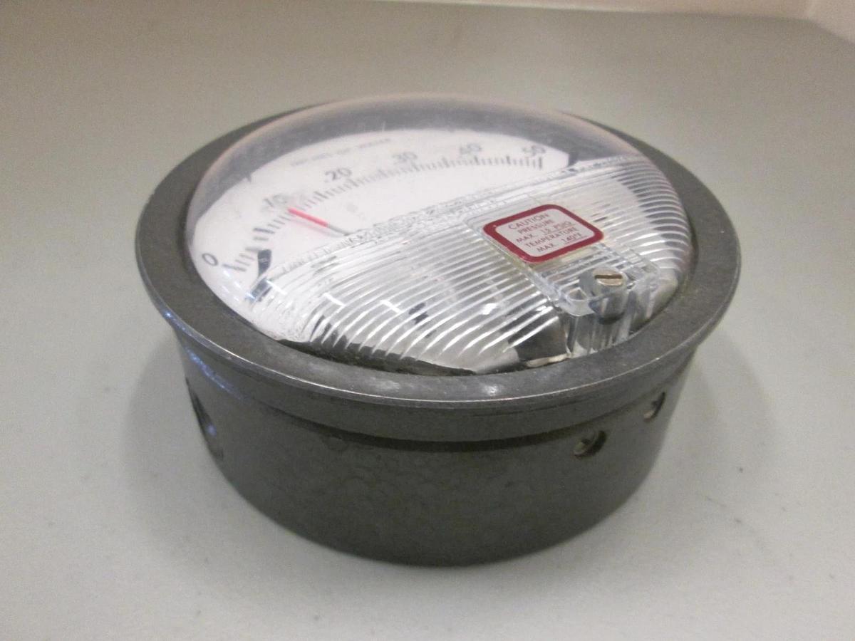 Used Dwyer, Magnehelic Pressure Gauge, 0-.5", 2000-0, Used