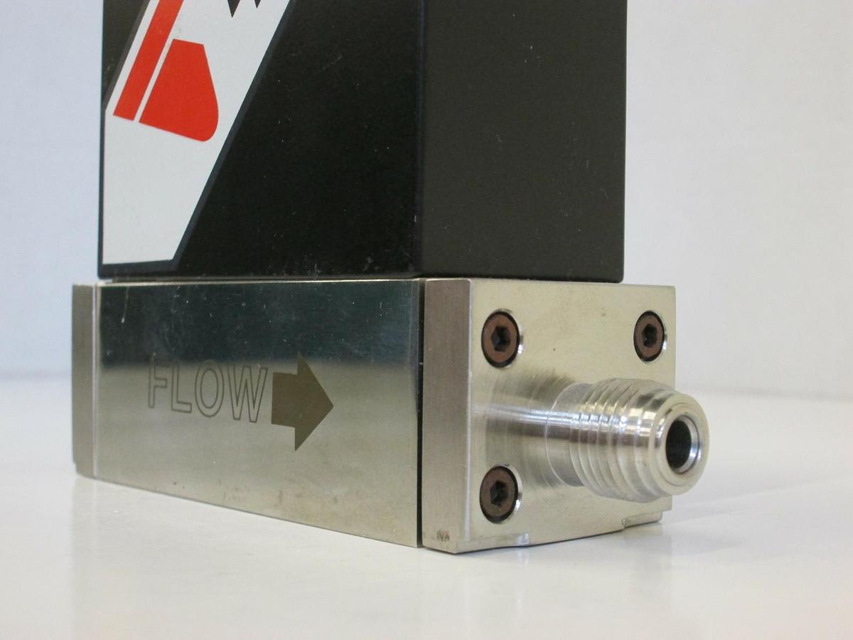 Used Tylan FC-2900M MFC Mass Flow Controller 2 SLPM, HCL