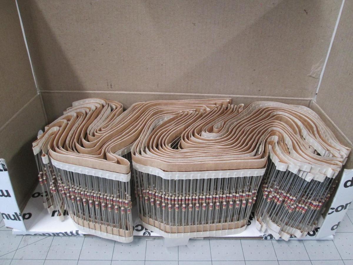 Used Multicomp, CR1/4W-5%-6K2, Carbon Resistor, 1/4W, New, Roughly 4500