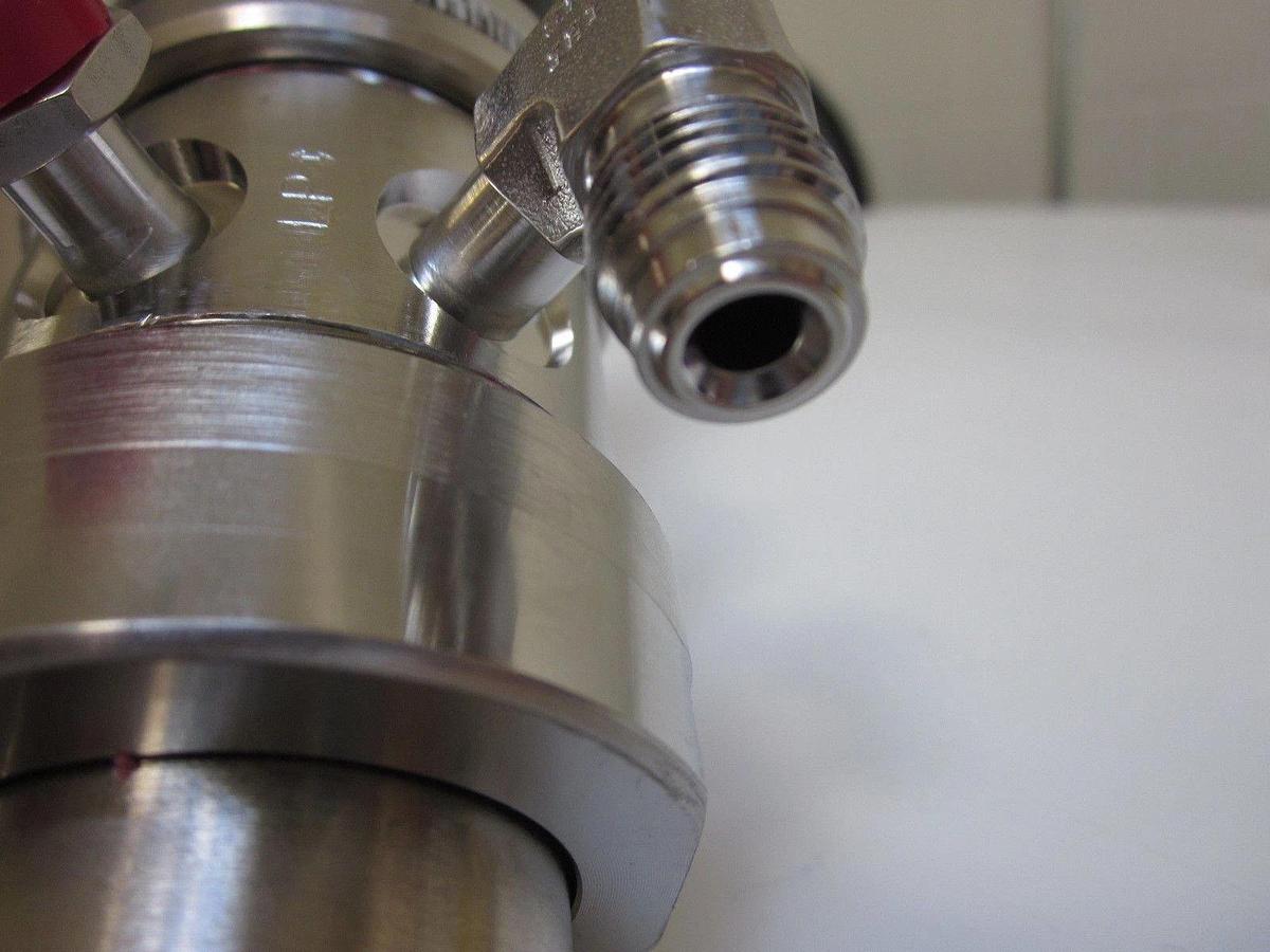 APtech Semi Gas S033-0239-100 high purity Pressure Regulator, 5 Port