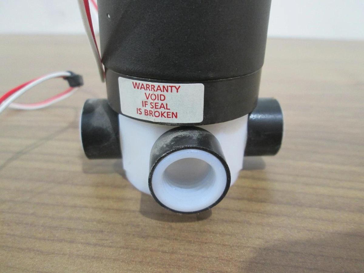 Used Furon, DVX3-144D2, 3-Way Solenoid Valve, 100 PSIG, 24VDC, Used