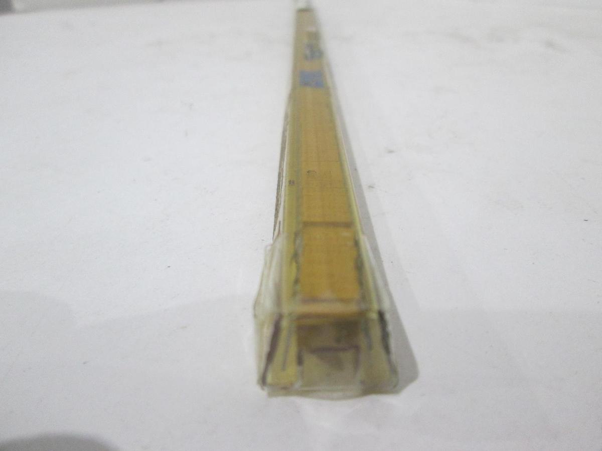 Used AVX Corporation, MD015A221JAB, Ceramic Capacitor, New, Lot of 200