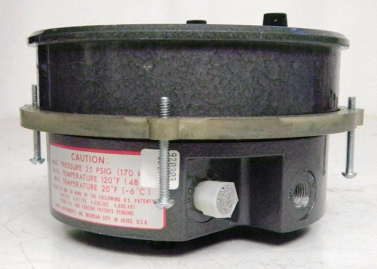 Used Dwyer 3001C Photohelic Gauge 0 to 1 inch