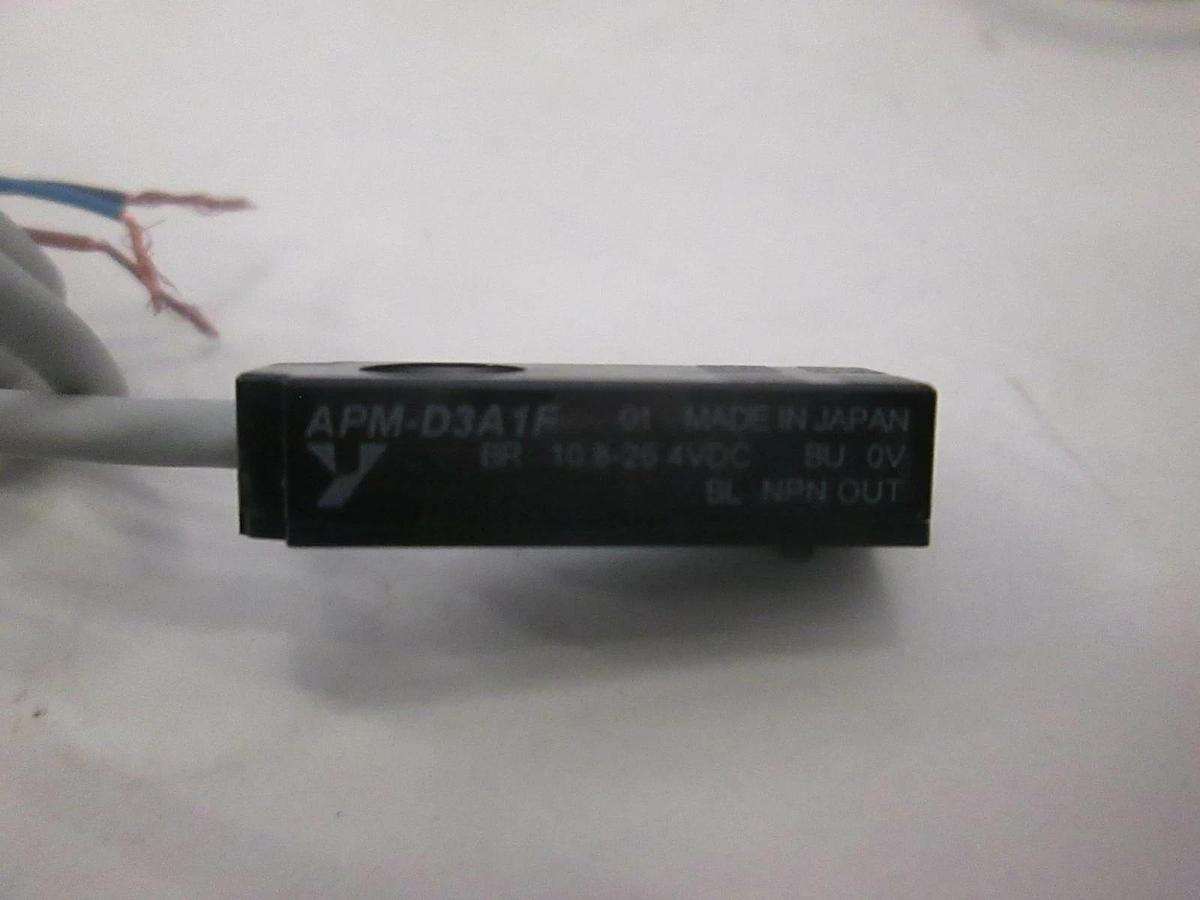 Yamatake, Proximity Switch, APM-D3A1F, New, Lot of 11