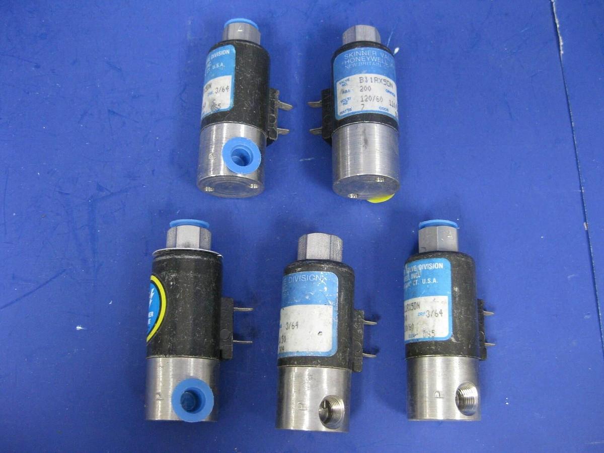 Used Honeywell Skinner B11RX5DN Valve, 1/8' Pipe, 200 psi, Lot of 25 Used