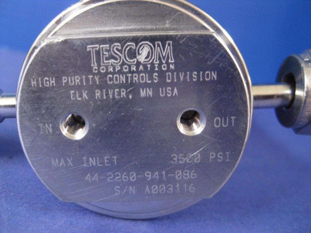TESCOM  REGULATOR 44-2260-941-086, 1/4" FVCR x 1/4" MVCR, 25 psi, New