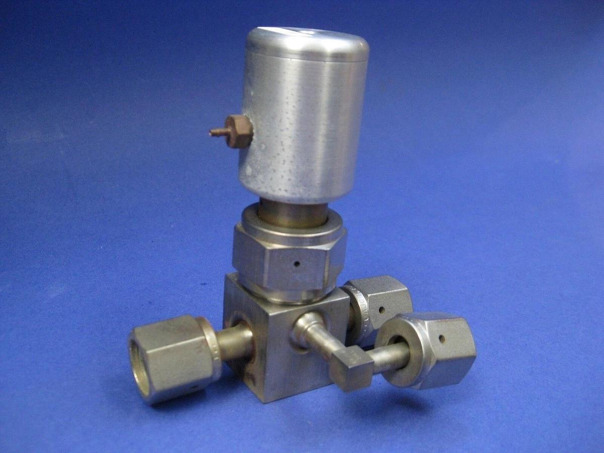 Used Nupro SS-BN2786-C Switching Bellows Sealed Valve, NC Actuator, 1/4" FVCR, Used