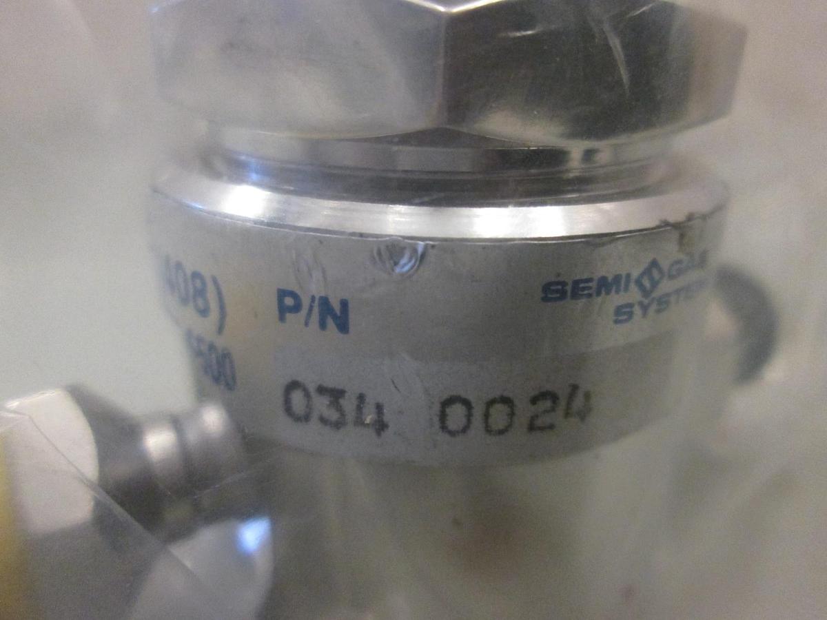 Used Veriflo Semi-Gas 034  Purge / Vent Valve, - 1/4" MVCO x 1/4" FVCO
